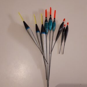 pack de 9 flotteurs, différentes tailles, 6 sont de marque milo